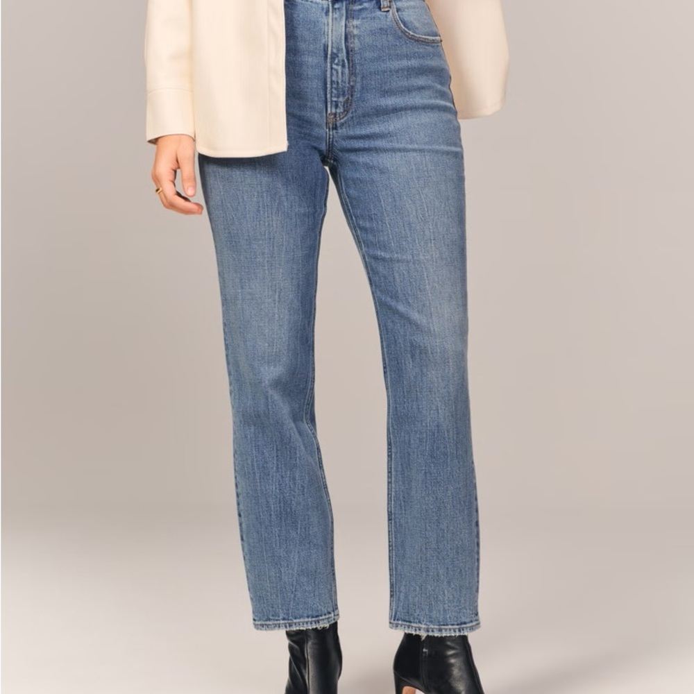 Abercrombie & Fitch Ankle Straight Ultra High Rise Curve Love Jeans
